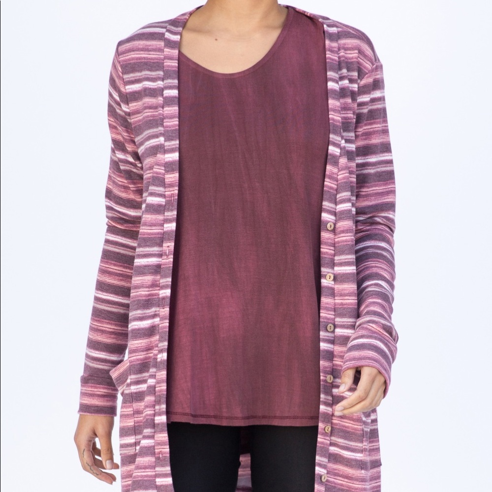 Small essential cardigan